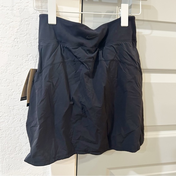 NWT Nike Dri-FIT Bliss Mid-Rise Training Skort - Picture 3 of 5